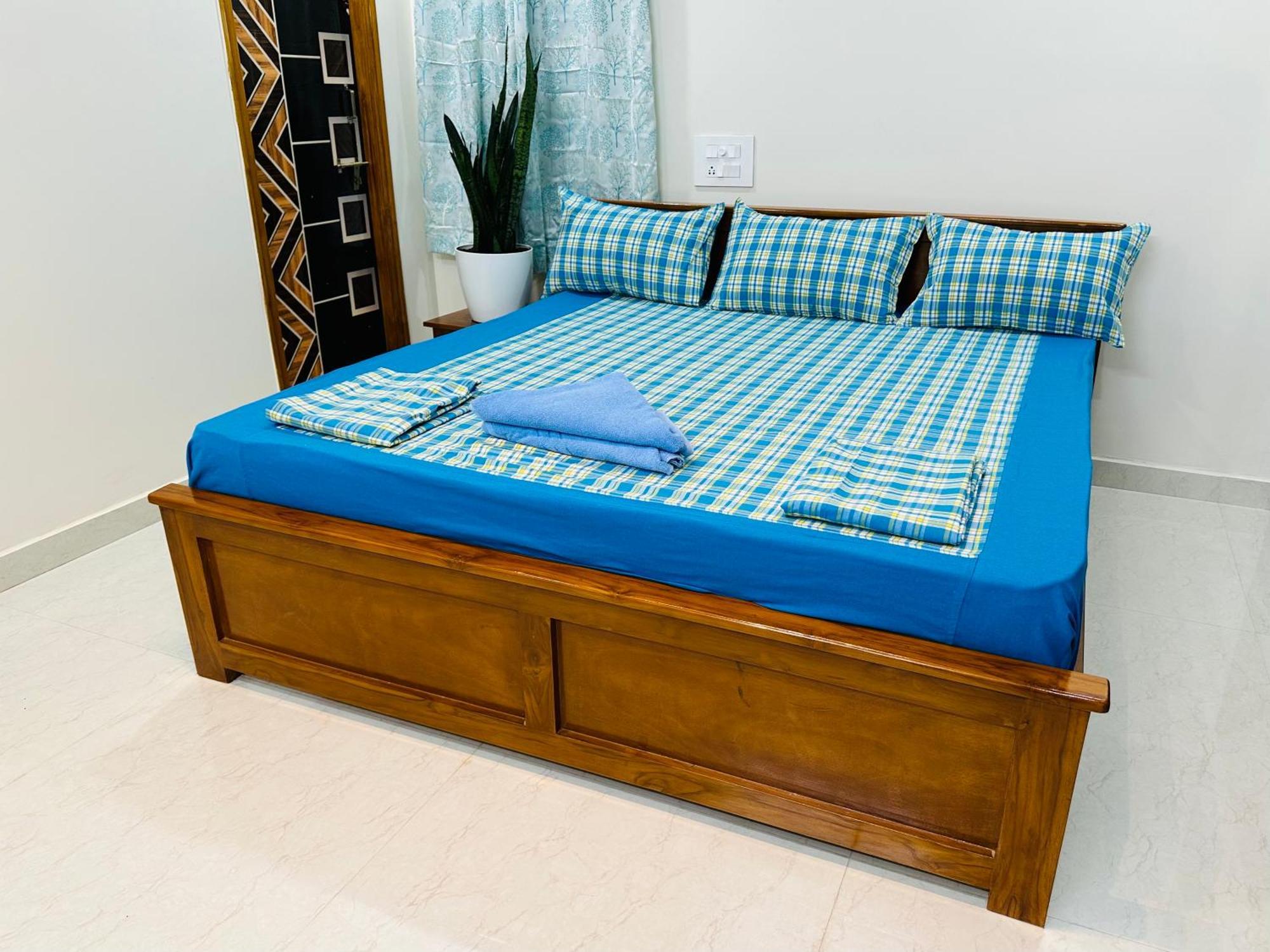 Truelife - 3Bhk Family Suites - Ps4 Pure Veg Restaurant On The Way To Balaji Temple - 2500 Sft Large Signature Apartment - Modular Kitchen - Super Fast Wifi, Smart Tv, 250 Jio Channels - Parking - Easy Access To All Temples - Top Service With Lots Of Tirupati Exterior foto