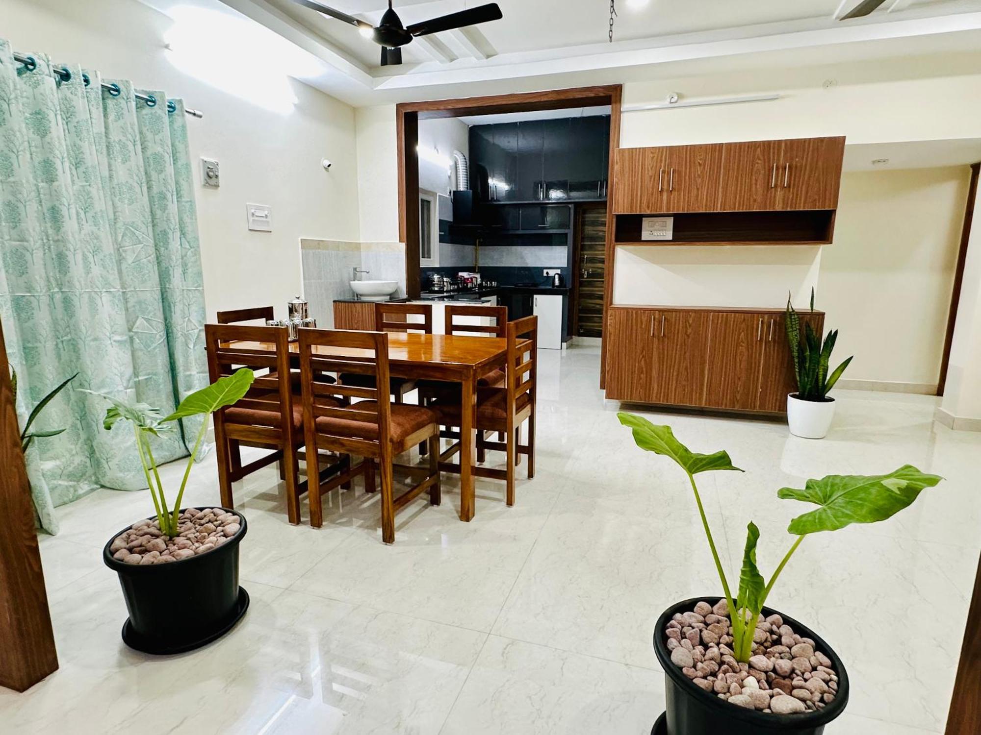 Truelife - 3Bhk Family Suites - Ps4 Pure Veg Restaurant On The Way To Balaji Temple - 2500 Sft Large Signature Apartment - Modular Kitchen - Super Fast Wifi, Smart Tv, 250 Jio Channels - Parking - Easy Access To All Temples - Top Service With Lots Of Tirupati Exterior foto