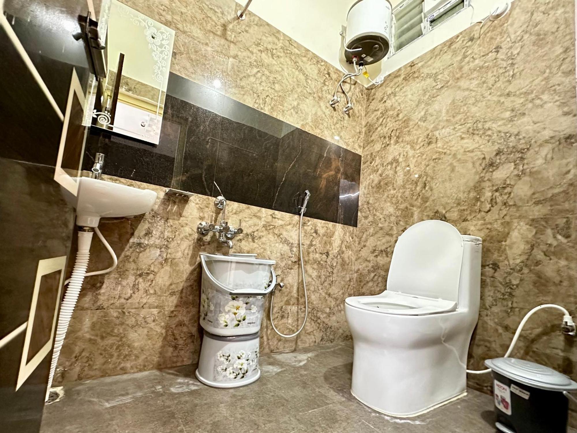 Truelife - 3Bhk Family Suites - Ps4 Pure Veg Restaurant On The Way To Balaji Temple - 2500 Sft Large Signature Apartment - Modular Kitchen - Super Fast Wifi, Smart Tv, 250 Jio Channels - Parking - Easy Access To All Temples - Top Service With Lots Of Tirupati Exterior foto