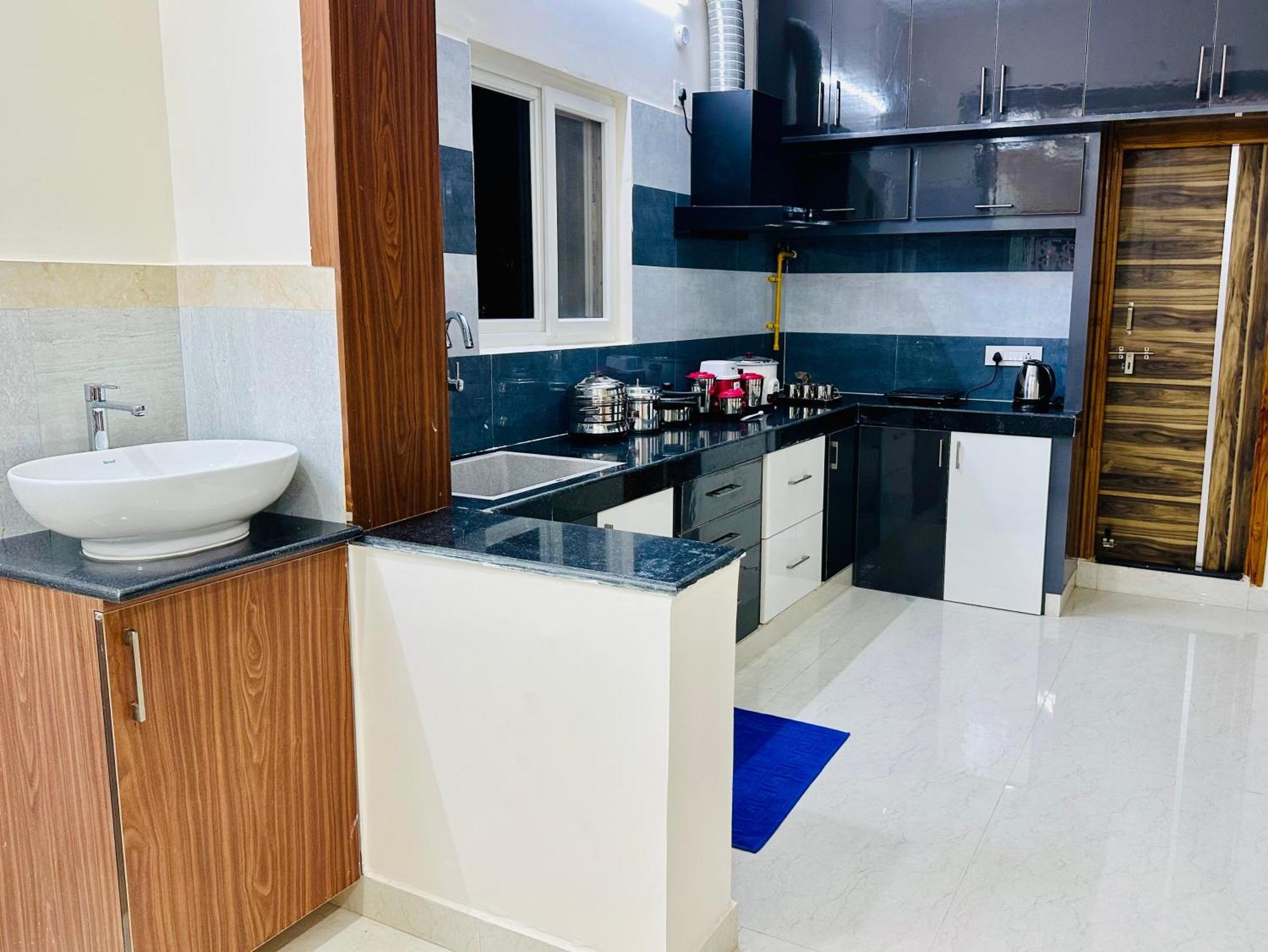Truelife - 3Bhk Luxury Suites - Ps4 Veg Restaurant, On The Way To Balaji Temple - 2500 Sft Large Signature Apartments - Modular Kitchen - Super Fast Wifi, Smart Tv, 250 Jio Channels - Parking - Easy Access To All Temples - Top Service With Lots Of Lo Tirupati Exterior foto