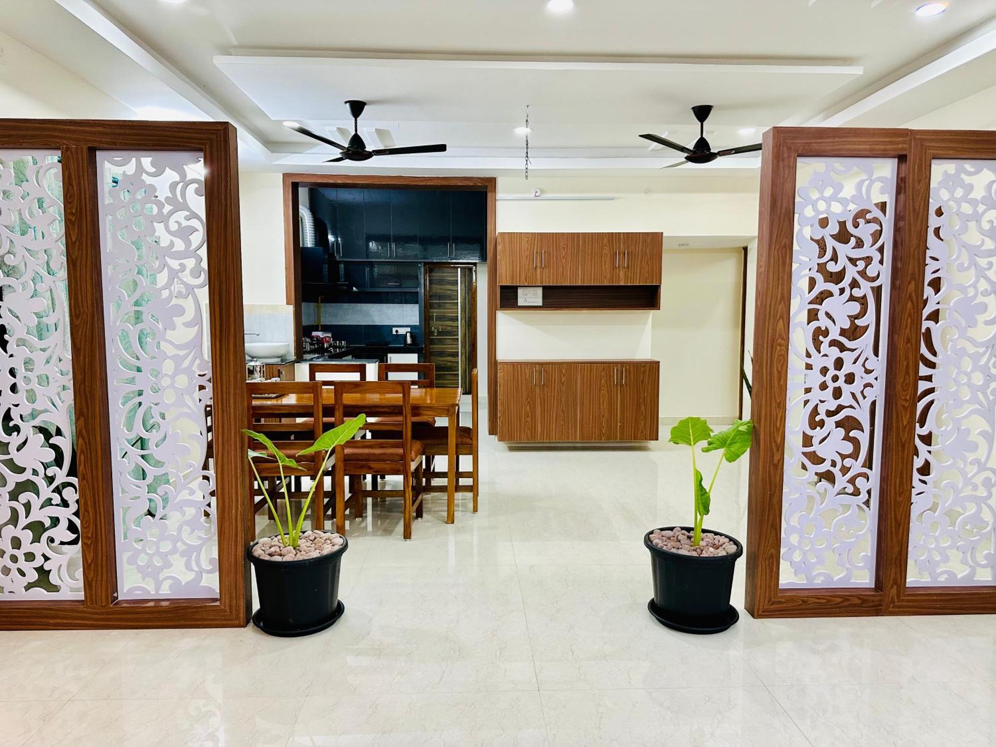 Truelife - 3Bhk Family Suites - Ps4 Pure Veg Restaurant On The Way To Balaji Temple - 2500 Sft Large Signature Apartment - Modular Kitchen - Super Fast Wifi, Smart Tv, 250 Jio Channels - Parking - Easy Access To All Temples - Top Service With Lots Of Tirupati Exterior foto