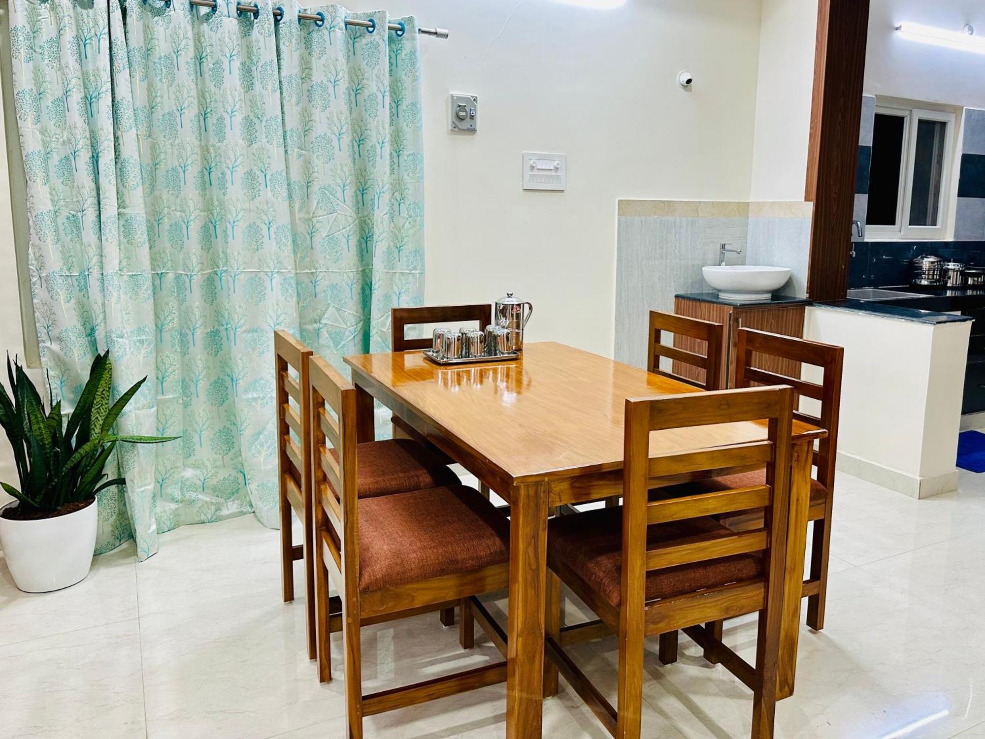 Truelife - 3Bhk Family Suites - Ps4 Pure Veg Restaurant On The Way To Balaji Temple - 2500 Sft Large Signature Apartment - Modular Kitchen - Super Fast Wifi, Smart Tv, 250 Jio Channels - Parking - Easy Access To All Temples - Top Service With Lots Of Tirupati Exterior foto